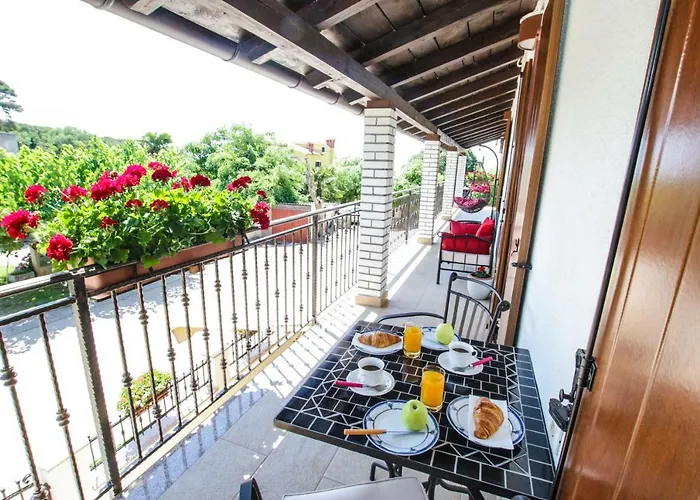 Διαμέρισμα Dori *